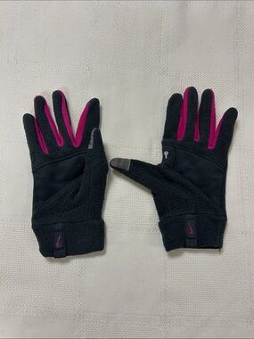 Nike athletic gloves Wearable Gloves